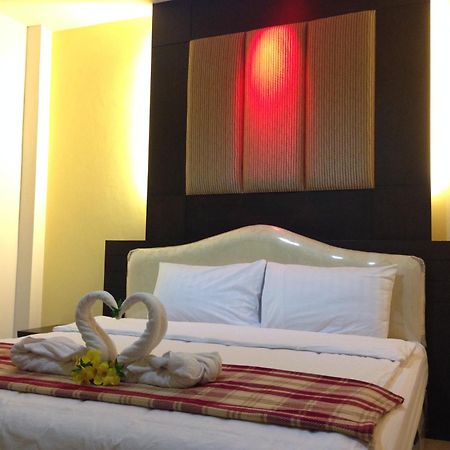 Saabpaiboon Grand Resort Ban Talat Phòng bức ảnh