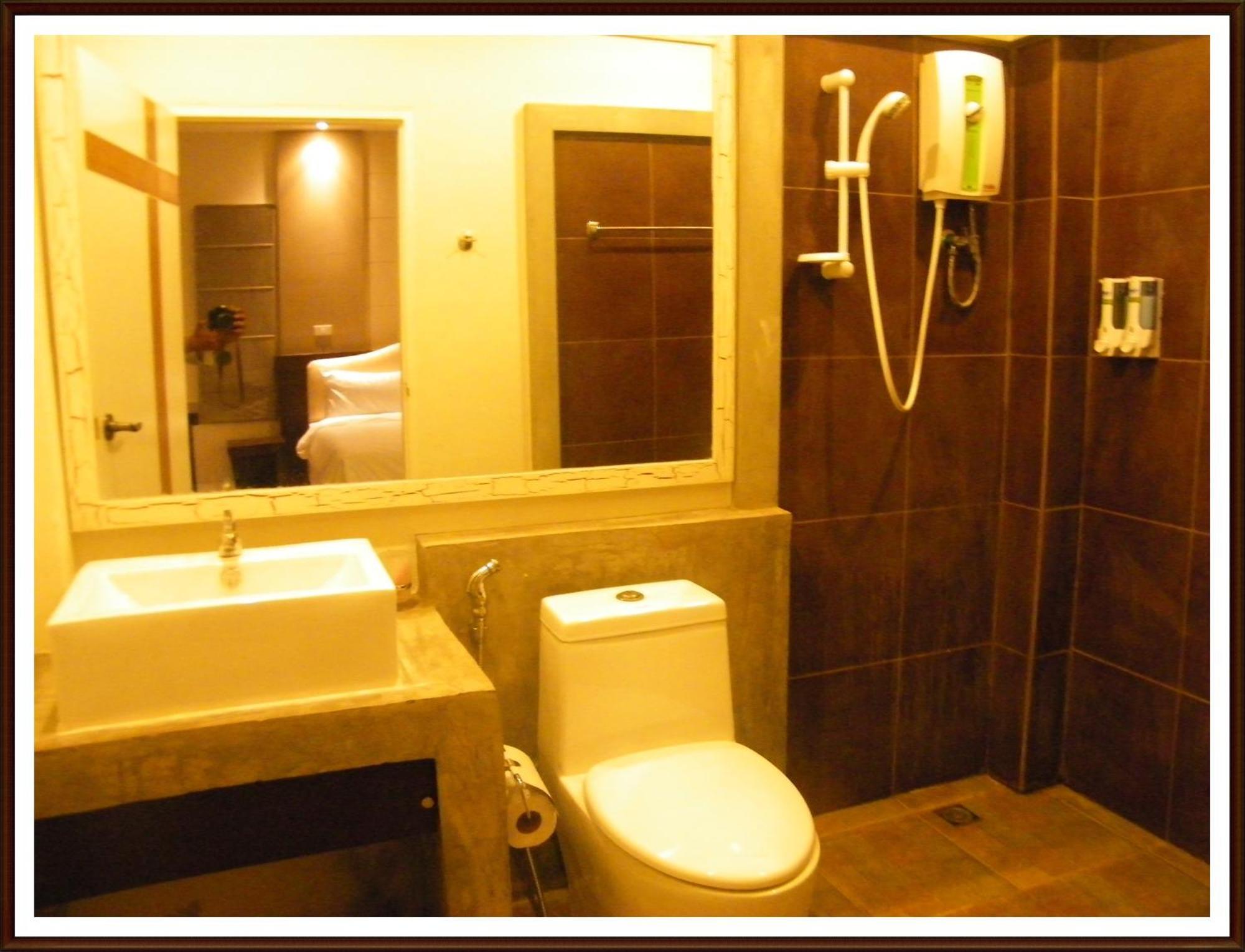 Saabpaiboon Grand Resort Ban Talat Phòng bức ảnh