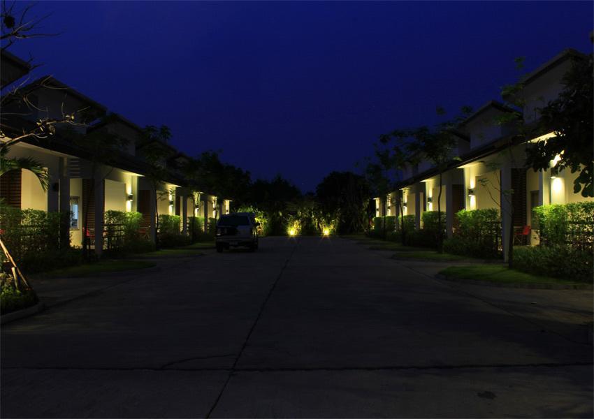 Saabpaiboon Grand Resort Ban Talat Phòng bức ảnh