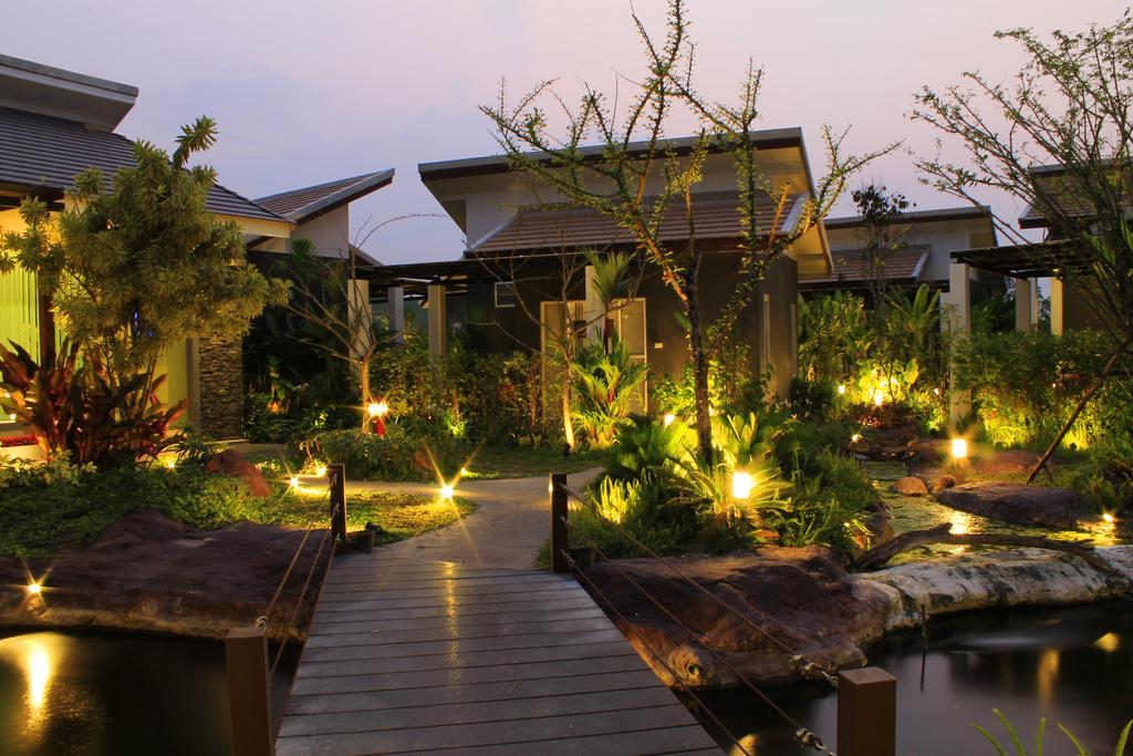 Saabpaiboon Grand Resort Ban Talat Phòng bức ảnh