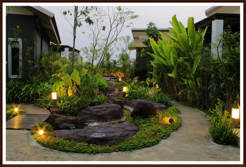 Saabpaiboon Grand Resort Ban Talat Phòng bức ảnh